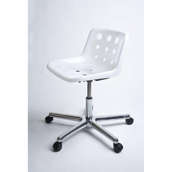 loft-robin-day-5-star-semi-transparent-plastic-polo-chair-p297-872_image