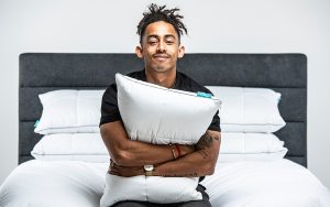 iamwhole-pillow3