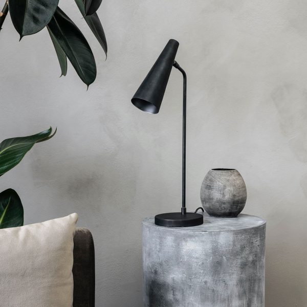 Koan-Table-Lamp-Lifestyle-4
