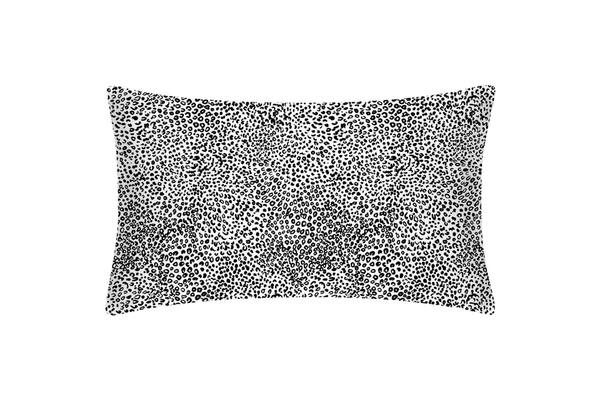 LEOP-30x50-Cushion_2b967d77-cb9d-4f74-9648-fb03e978dae4_grande