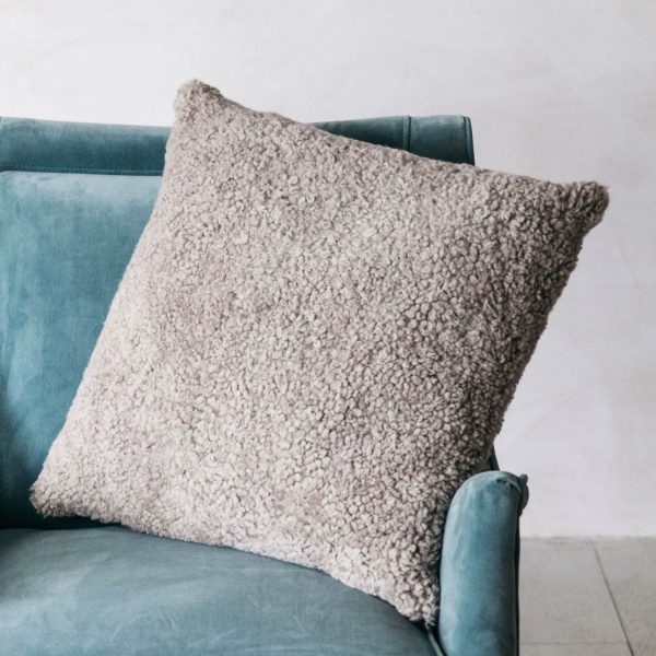 agw1009-sheepskin-curly-cushion-taupe