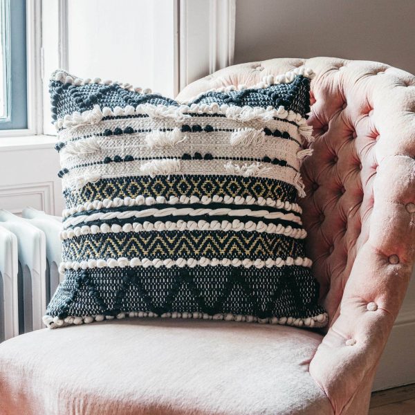 mqk1003_sienna-square-black-and-white-bobble-cushion_01