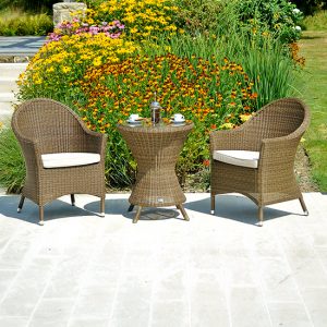sanmo-glass-bistro-table-2-curved-armchairs-red-pine
