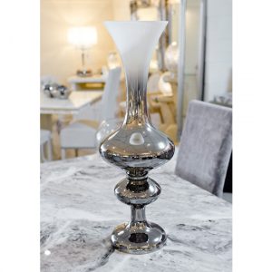 atik-centerpiece-vase-in-white-and-silver
