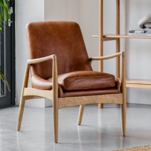 carrara-leather-armchair-wooden-frame-brown