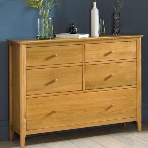 courbet-wide-chest-of-drawers-light-solid-oak-5-drawers