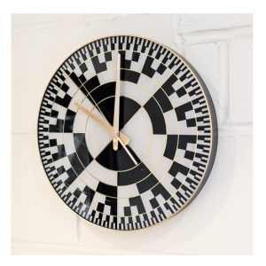 frelick-wall-clock-black-white-2