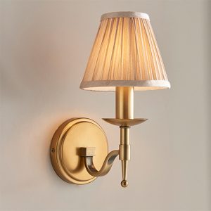stanford-single-wall-light-antique-brass-beige-shade