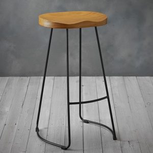 bolney-pine-wooden-bar-stool-black-metal-legs