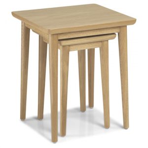 skier-wooden-set-of-2-nesting-tables-light-solid-oak