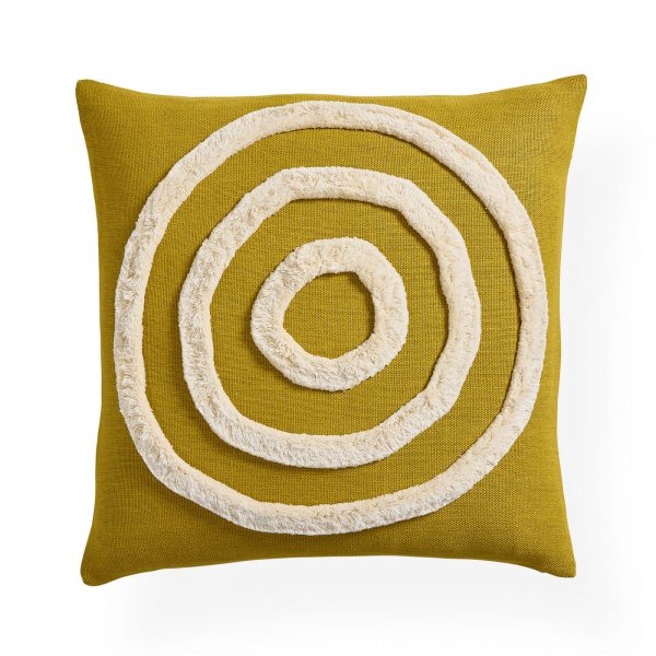 Pimlico_Bullseye_Pillow_Mustad_Front_Spring23_Silo