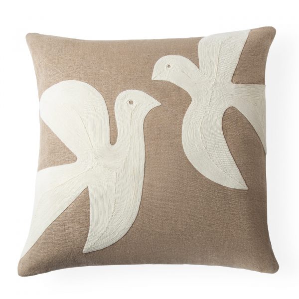 biarritz_doves_pillow_a