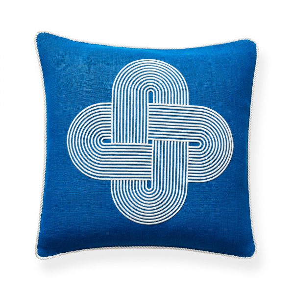 pompidou_pillow_plus