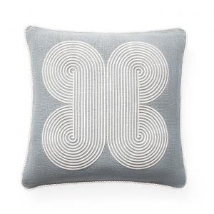 pompidou_pillow_quatrefoil_960310de-d031-4169-8cb9-24b043a3418c