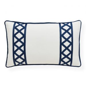 positano_outdoor-pillow_stripe_white-navy_a_f3008c52-53e3-480c-b591-c95df843ab7c