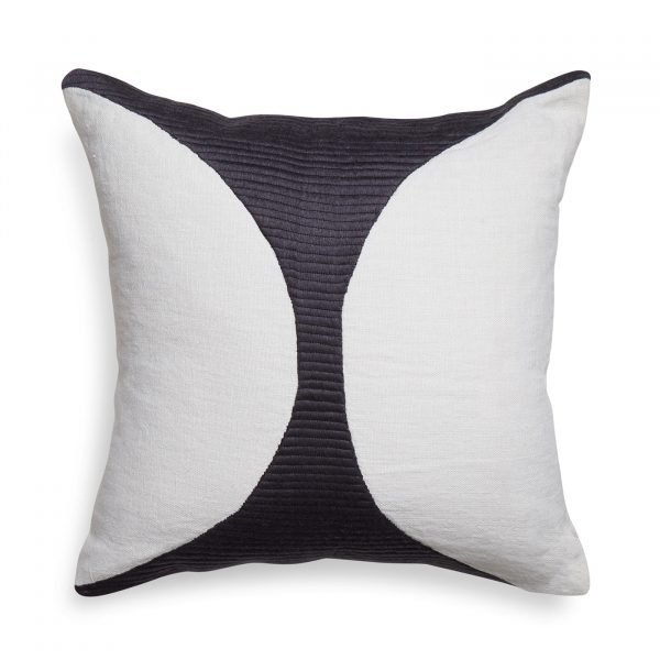 vallarius_half_circles_pillow_4c848665-03a8-4d4a-b4d3-6a02f9e8d7ac