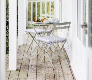 Cream_Metal_Bistro_Set1
