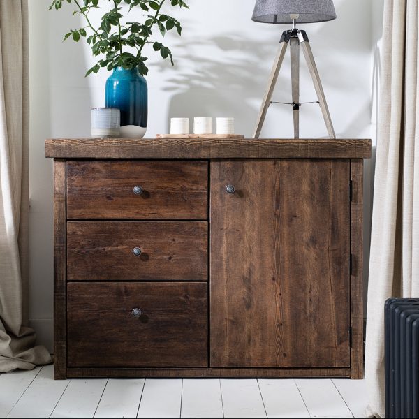 Derwentsolidwoodsideboard2