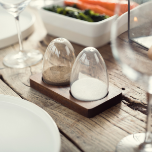 Glass_Salt___Pepper_Set_With_Tray__4