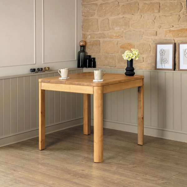 Gosforth_Square_Dining_Table_square_b5ceb72e-2f9e-470d-99b7-fa5a387f119d