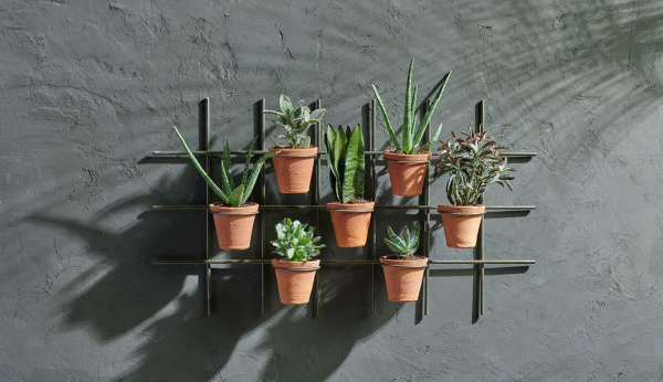 TerracottaWallPlanter01