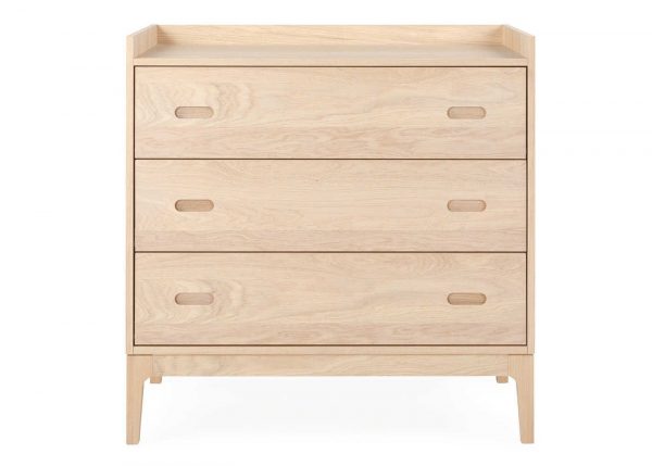 1030163-morten_three_drawer_chest_oak-4_detail_3