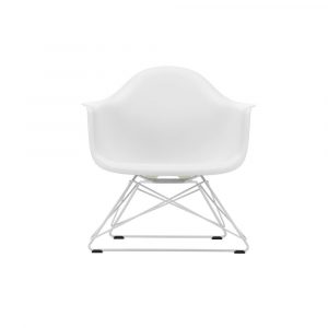 3163516_eames-plastic-armchair-lar-04-white-04-white-powder-coated-centre_master