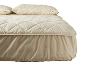 deluxe-wool-mattress-protector-2