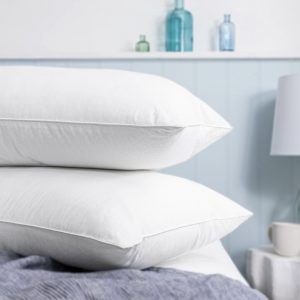 fbc_smart_temperature_pillow_1_lifestyle