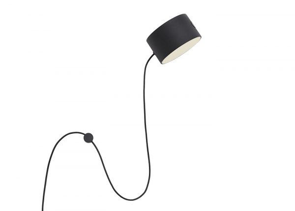 post-floor-lamp-black-wall-muutoa-5000x5000-hi-res_-150