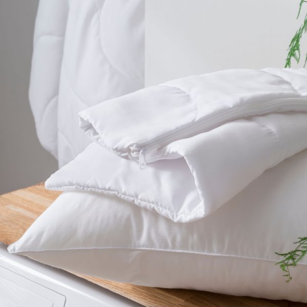 spundown_pillow_lifestyle_2_9693378b-2457-419b-8c87-3693ea7def72