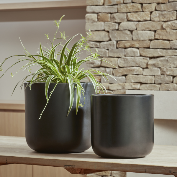 Nova_Indoor_Plant_Pot_in_Black