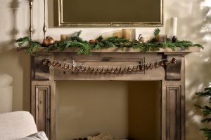 Ekiti-Bauble-Garland-Antique-Gold-Rust-nkuku