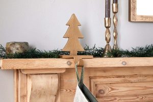 KS59-KS5901-KottaStockingTreeHolder-AntiqueBrass-nkuku-1