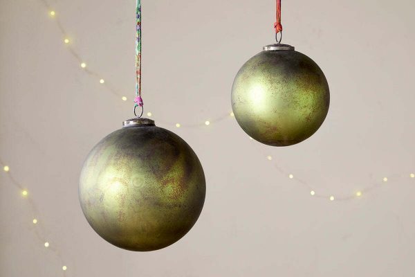 OB35-OB3501-OkoGiantBauble-MattGreen-Small-OB35-OB3502-OkoGiantBauble-MattGreen-Large-nkuku-1