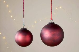 OB37-OB3701-OkoGiantBauble-MattBordeaux-Small-OB37-OB3702-OkoGiantBauble-MattBordeaux-Large-nkuku-1