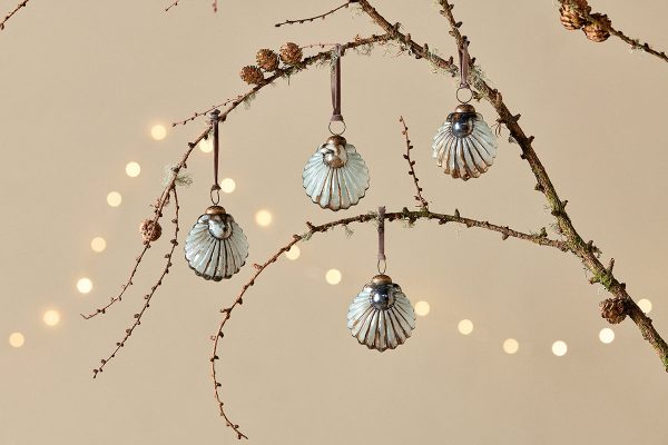 Sohni-Shell-Baubles-Gold-Cream-Set-of-4-nkuku