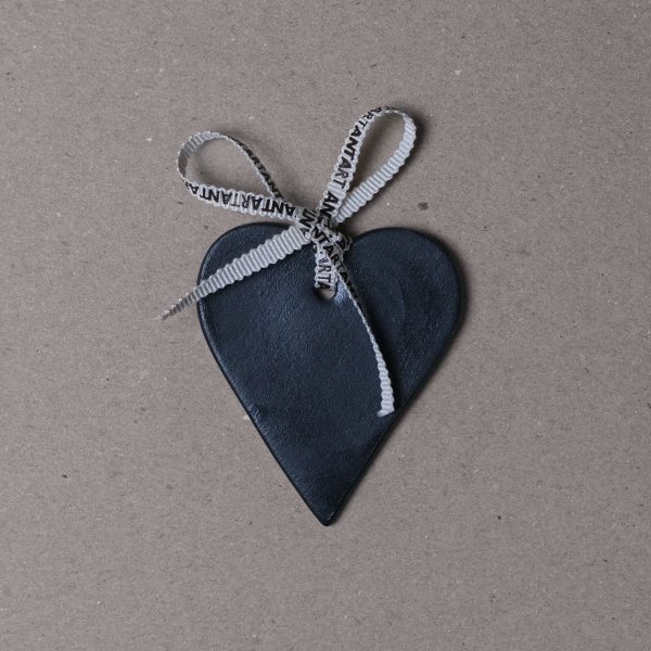 Black_Heart_Decoration_ANTA_Scotland_01-11