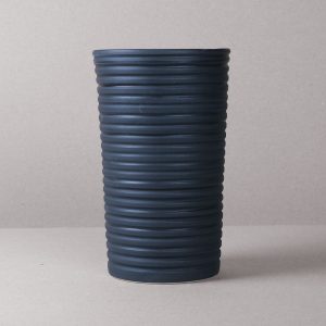Black_Ridged_Large_Vase_ANTA_Scotland_01