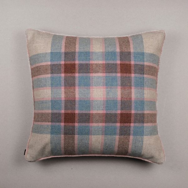 Flora_Stewart_Tweed_Cushion_ANTA_Scotland_01